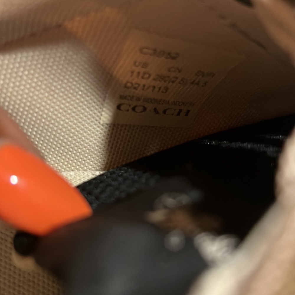 Coach X Peanuta Men’s Sneakers - Picture 11 of 11